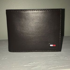 New Brown Tommy Hilfiger Wallet
